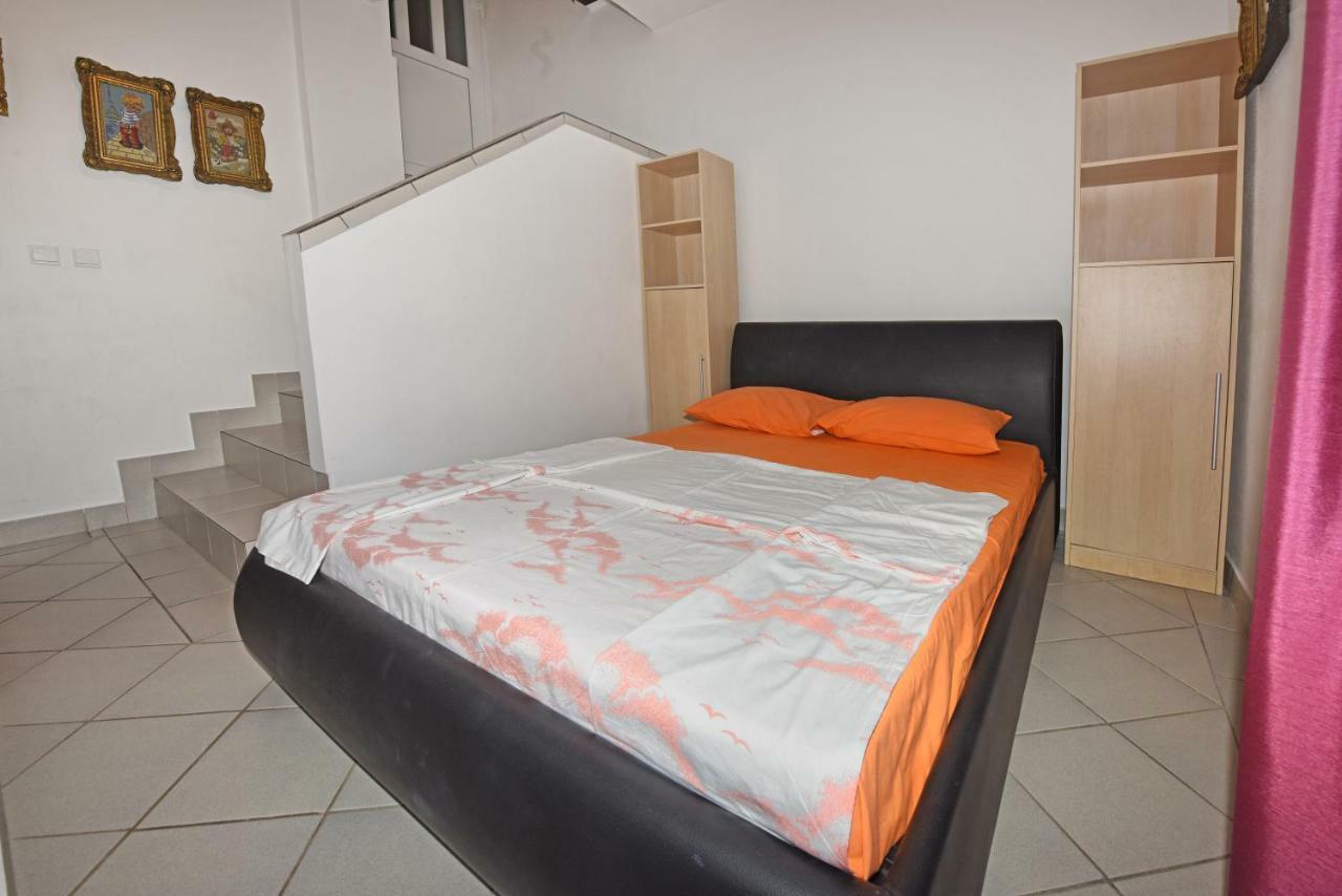 Apartments Nena Funtana Εξωτερικό φωτογραφία