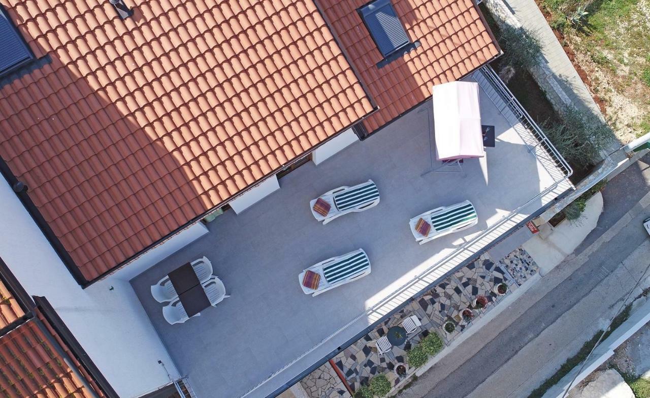 Apartments Nena Funtana Εξωτερικό φωτογραφία