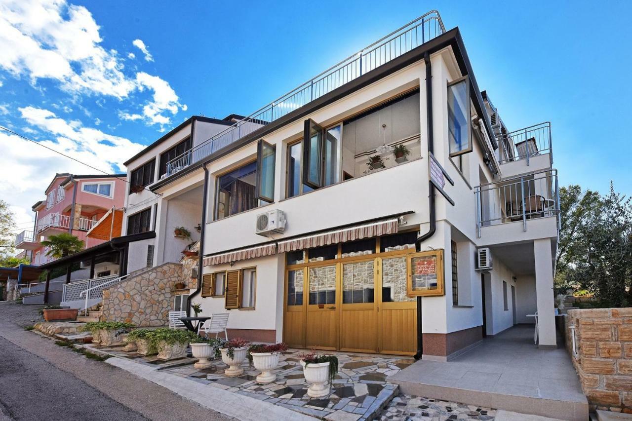 Apartments Nena Funtana Εξωτερικό φωτογραφία