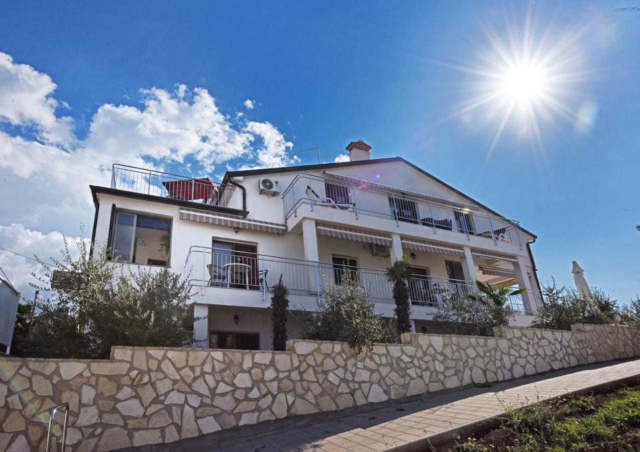 Apartments Nena Funtana Εξωτερικό φωτογραφία