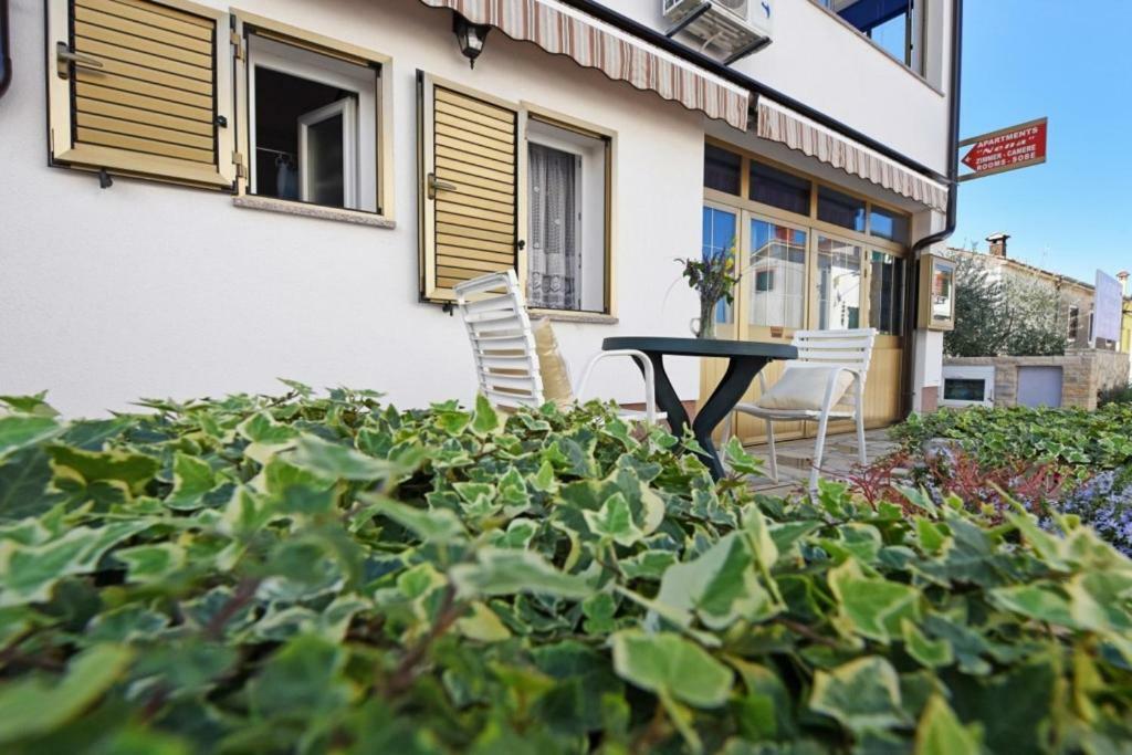 Apartments Nena Funtana Εξωτερικό φωτογραφία