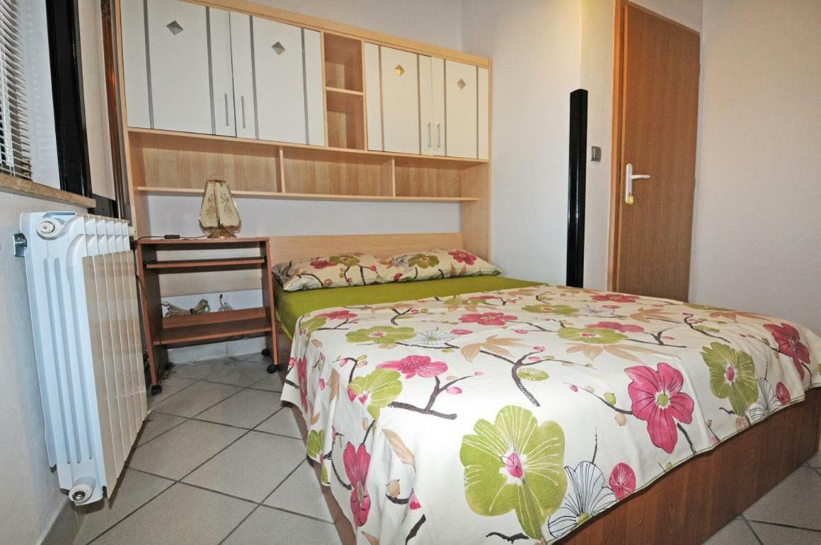 Apartments Nena Funtana Εξωτερικό φωτογραφία