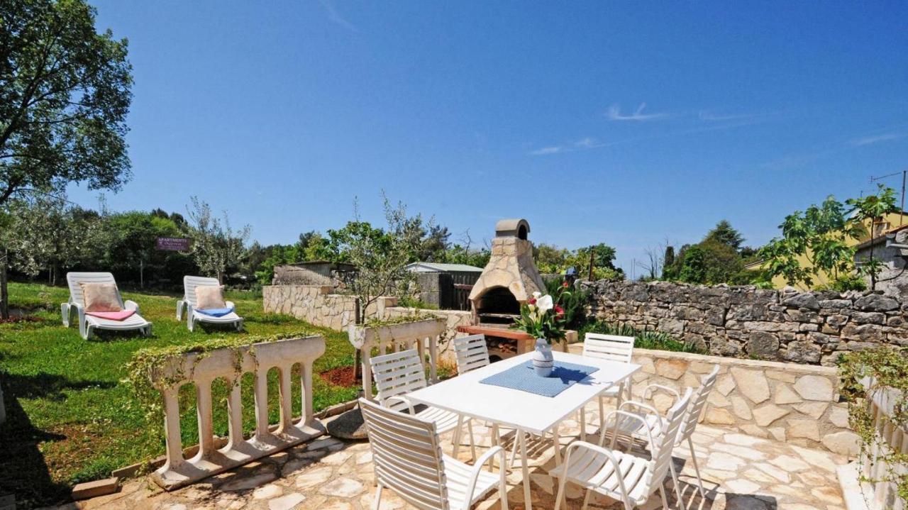 Apartments Nena Funtana Εξωτερικό φωτογραφία